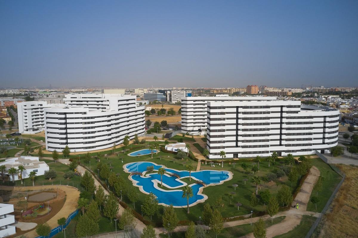 Vista panorámica del proyecto Jardines Hacienda Rosario de Aedas Homes en Sevilla.