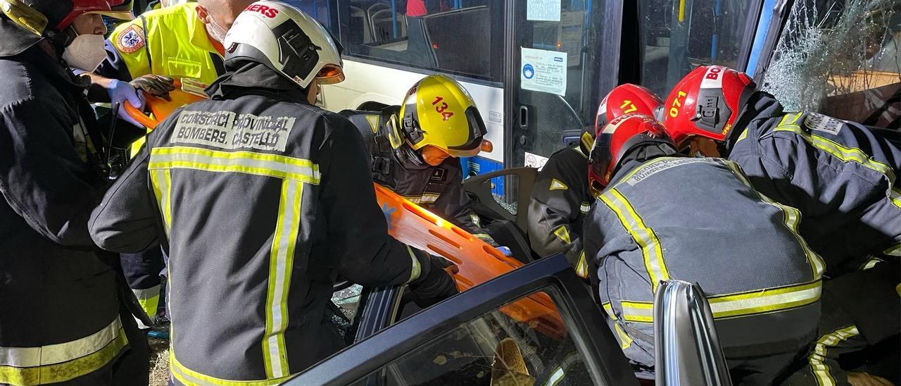 Accidente con un autobús y un coche implicados entre Burriana y Vila-real