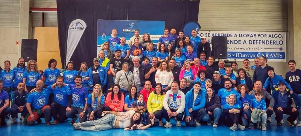 Voluntarios y organizadores de la quinta edición de la Peñazuela Trail de Ainzón. | SERVICIO ESPECIAL