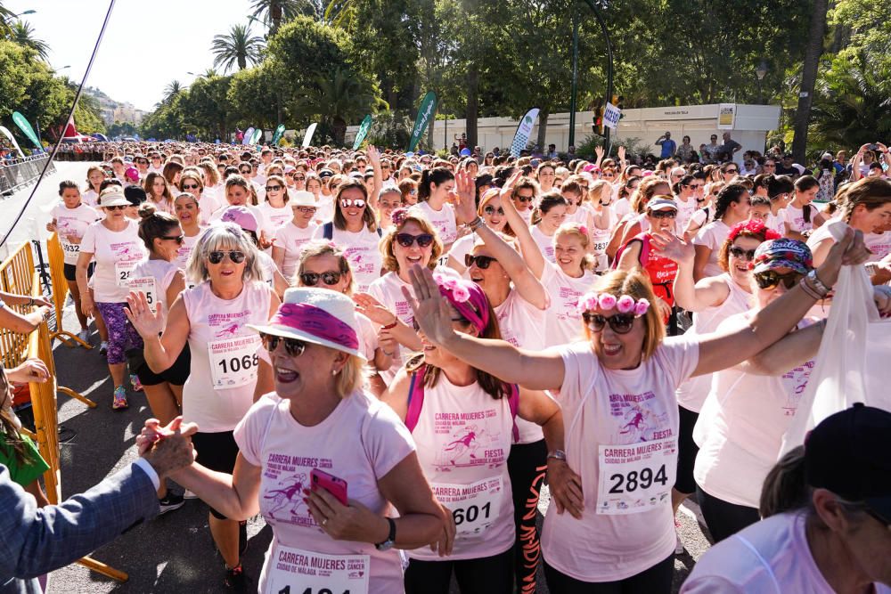 Participantes en la carrera de mujeres contra el cáncer.