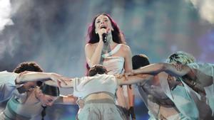 Eden Golan de Israel interpreta la canción Hurricane durante la segunda semifinal del Festival de la Canción de Eurovisión en Malmo, Suecia, el jueves 9 de mayo de 2024. 