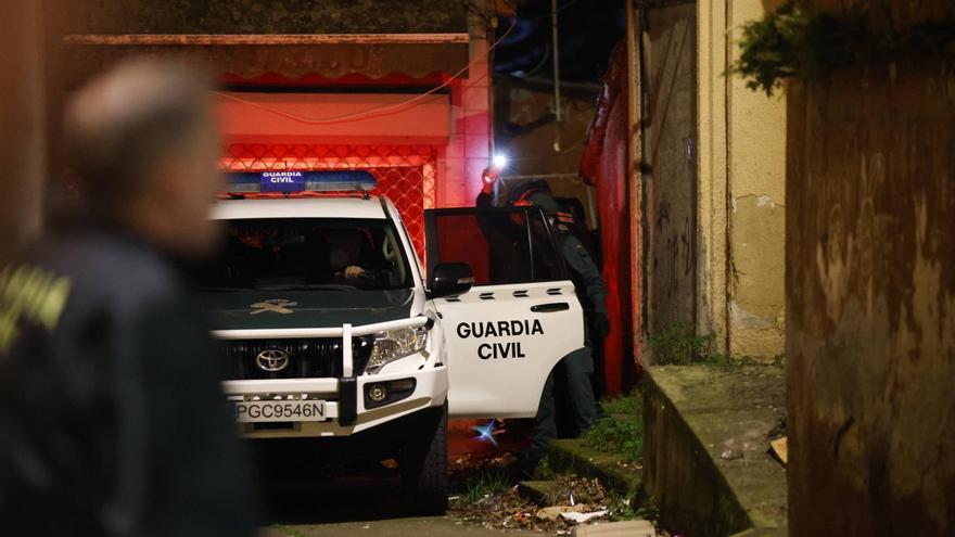VIDEO: Así fue la detención del hombre que robó e hirió en el cuello con una navaja a un taxista en Gijón