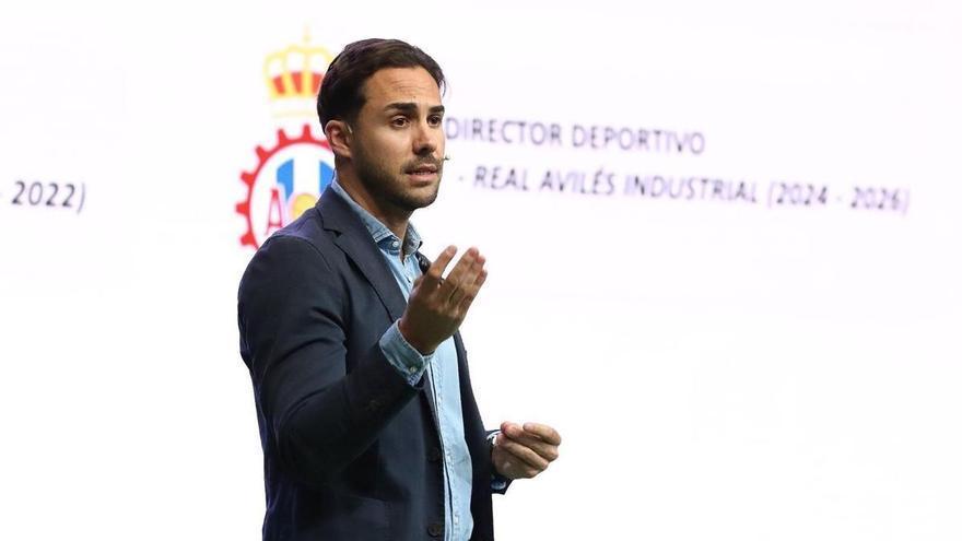 Miguel Linares, director deportivo del Avilés, seguirá en el proyecto blanquiazul una temporada más
