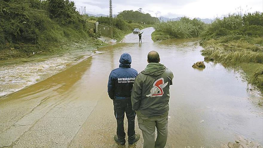 Las lluvias se ceban en La Safor y dejan 319 l/m2 y 18.500 alumnos sin clase