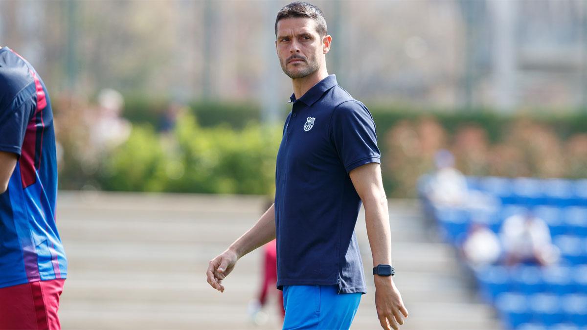 Óscar López ha dirigido al Juvenil A en una gran temporada con dos títulos