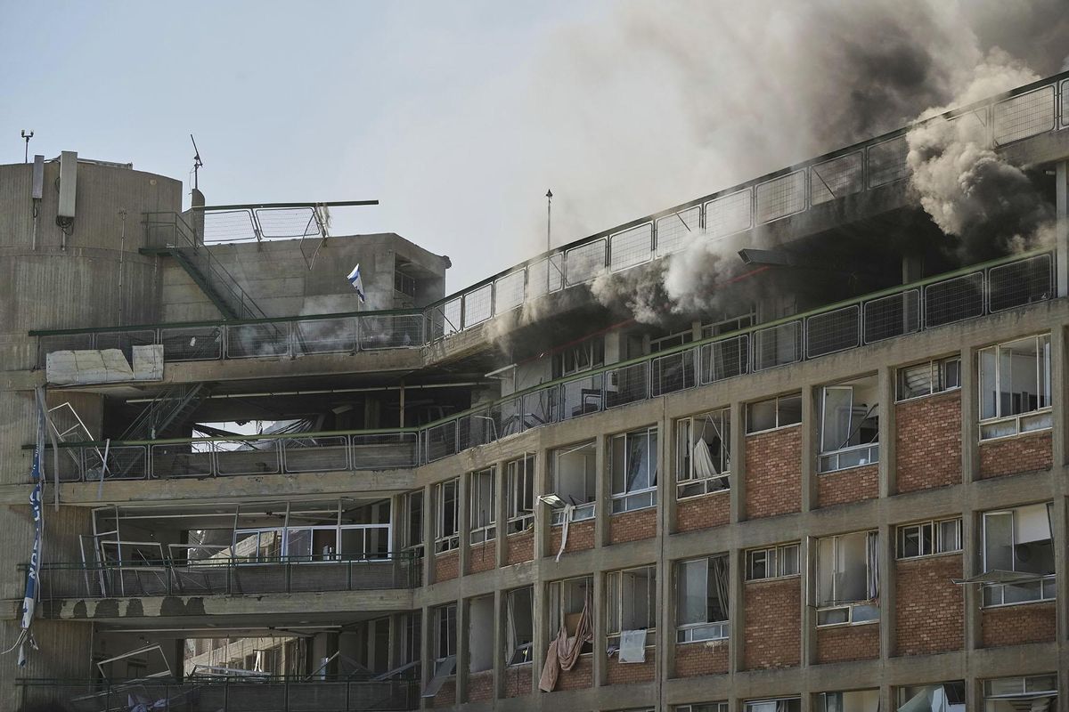 Un misil iraní impacta contra el hospital de Soroka en el sur de Israel