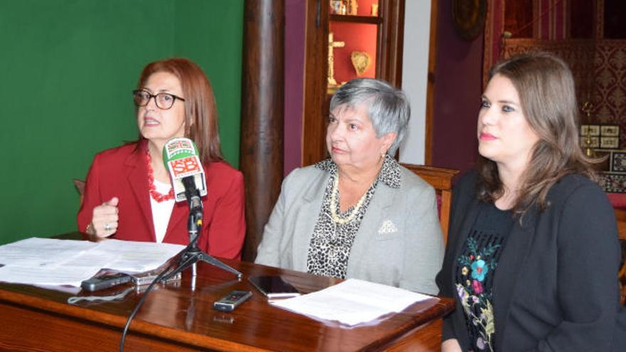 Elvira Jorge, María Remedios Gómez y Milagros Álvarez.