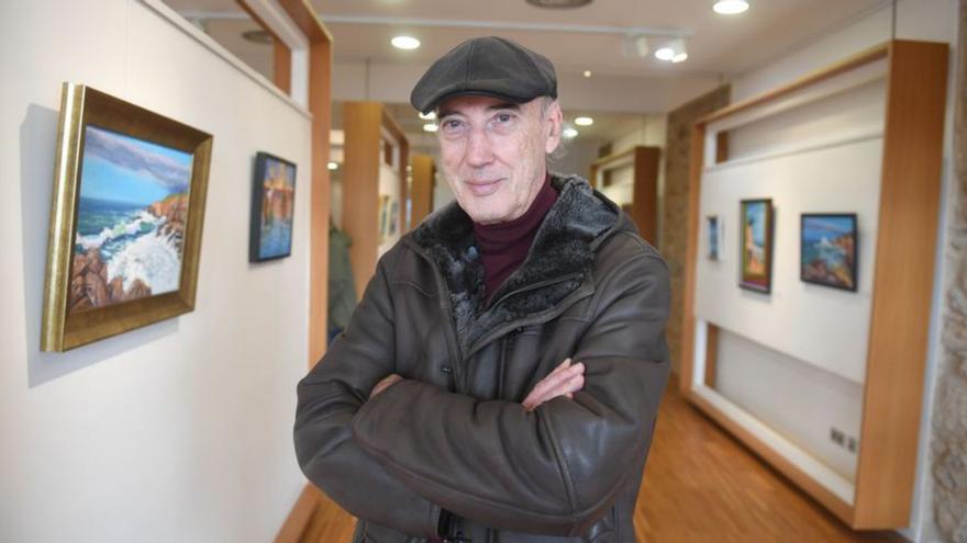 Jesús Arceo. en la exposición de su obra. | // CARLOS PARDELLAS