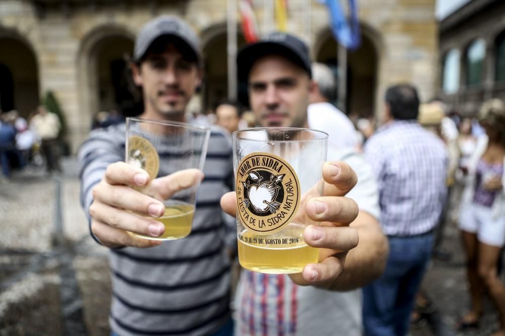 Gran fiesta de la sidra en Gijón