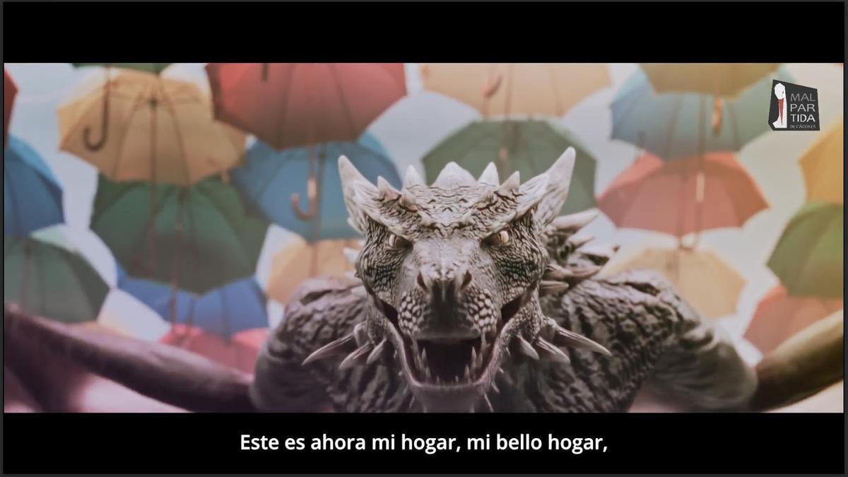 El dragón de Juego de Tronos, bajo los famosos paraguas de Malpartida de Cáceres.