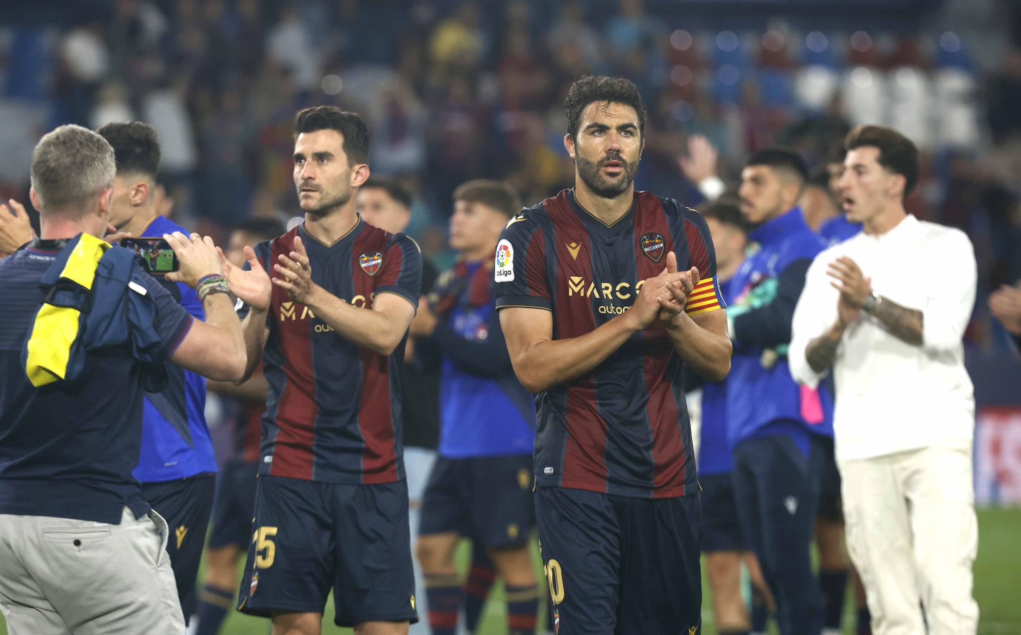 Partido Levante UD - Real Oviedo en imágenes