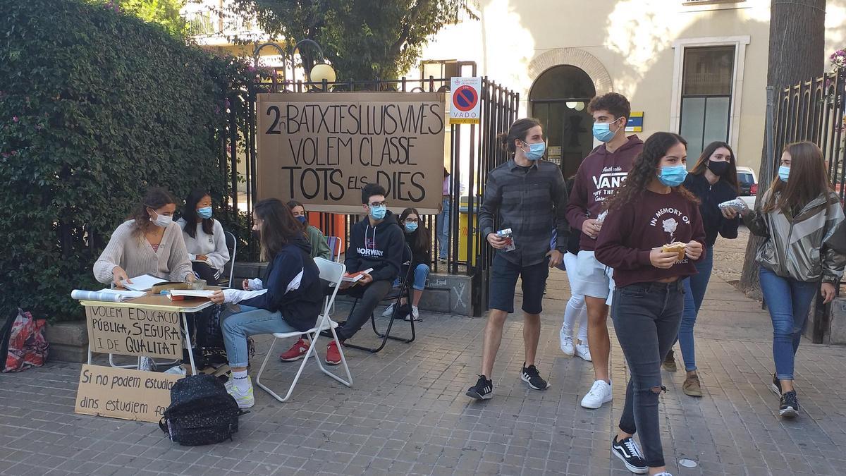 Protesta estudiantes Lluis Vives