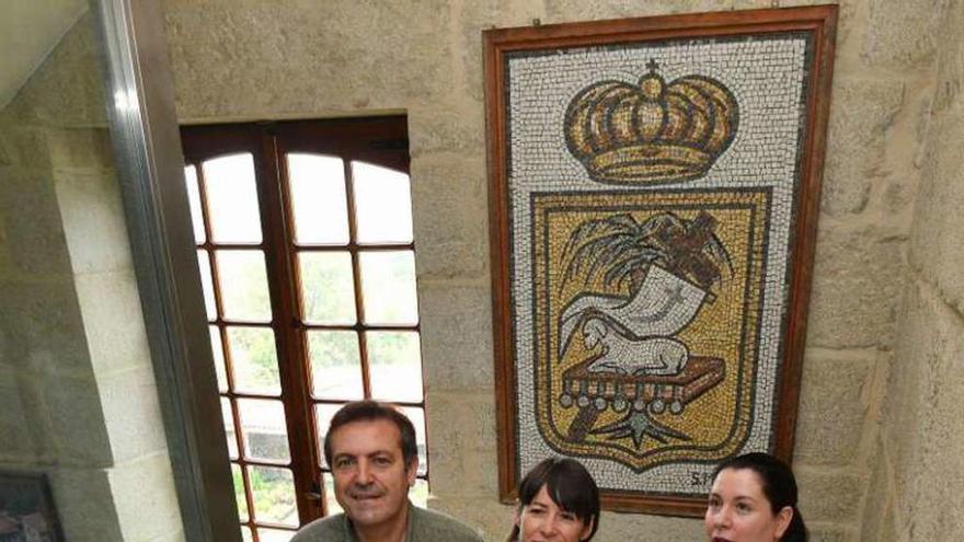 Luis Bará, Ana Pontón y Lidia Salgueiro en el concello de Poio. // G.S.
