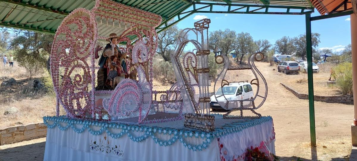 Carroza de la Divina Pastora en Villaralto.