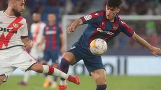 Pepelu admite el sabor "agridulce" de su debut oficial con el Levante
