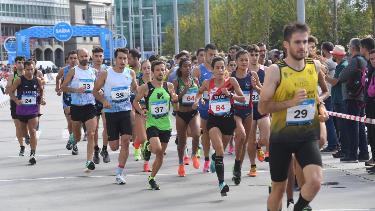 Hassous y Busienei, ganadores en el regreso de Coruña10