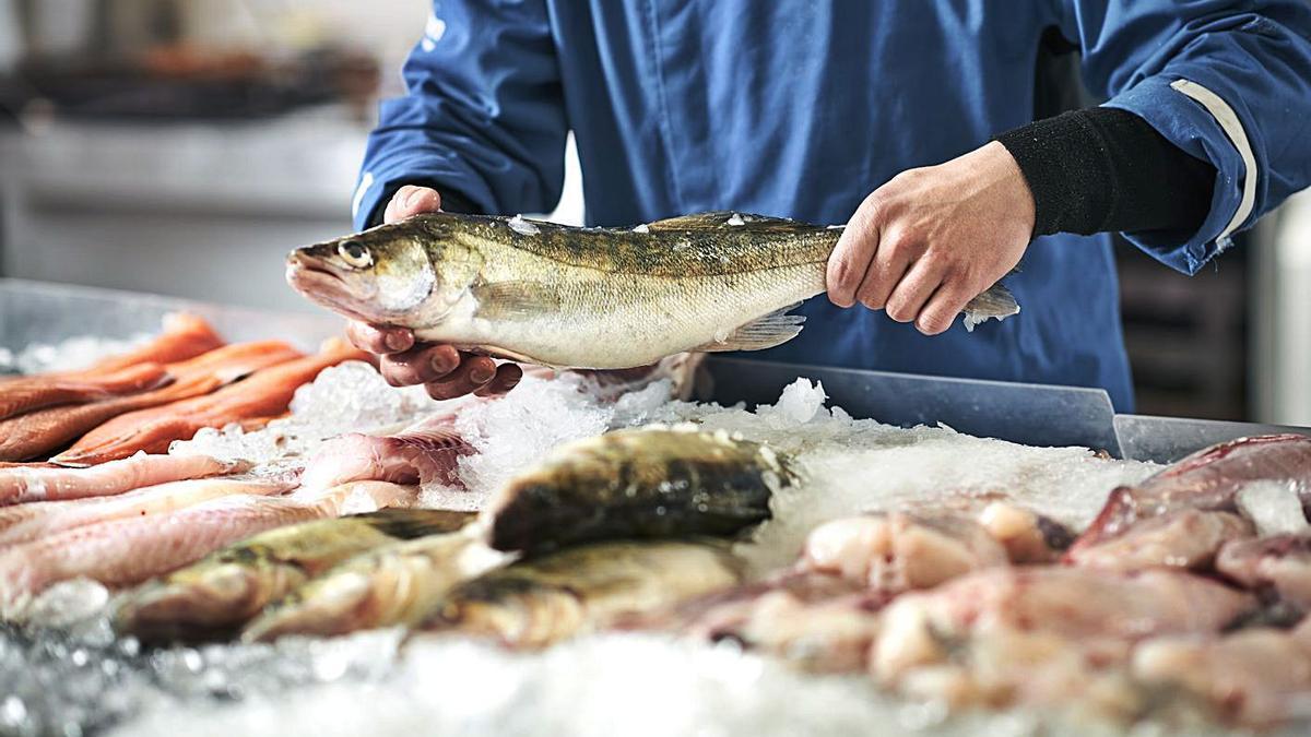 Las restricciones en hostelería dejaron patente la importancia del canal horeca en la distribución de productos pesqueros.