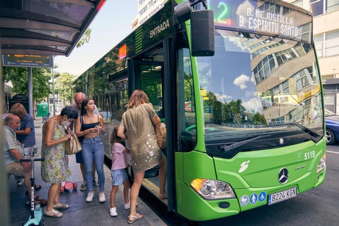 Fotogalería | Cáceres vuelve a subirse al autobús