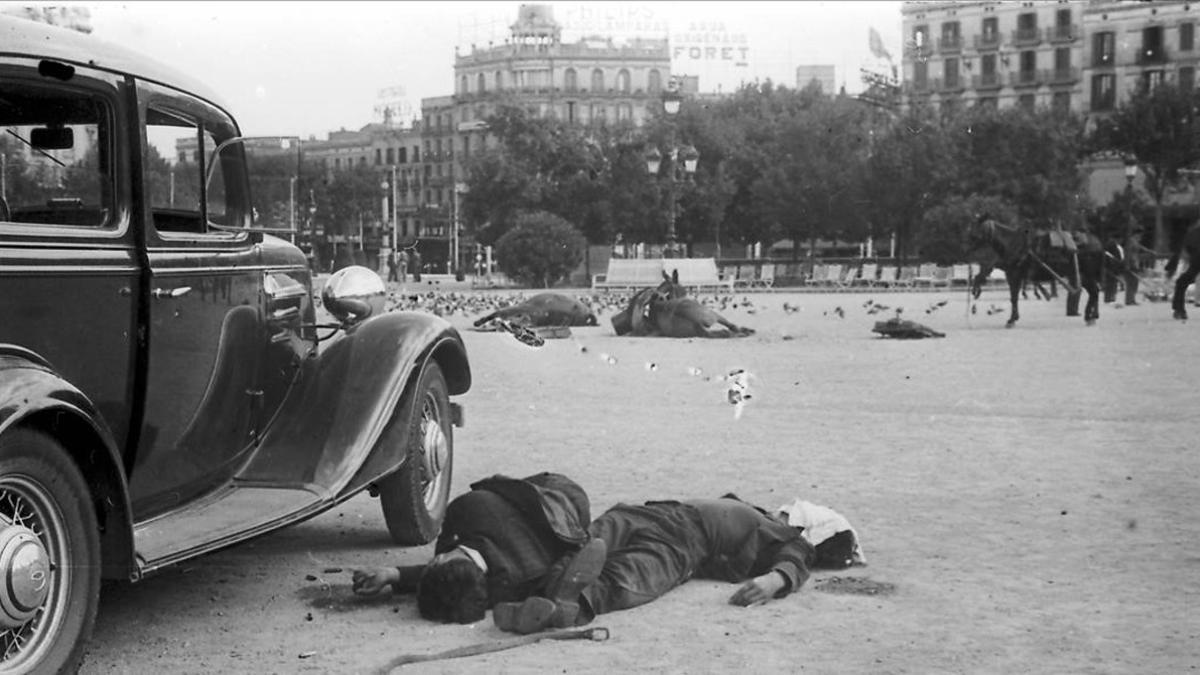 Imagen de la plaza de Catalunya tras el estallido de la guerra civil, el 19 de julio de 1936 en Barcelona.
