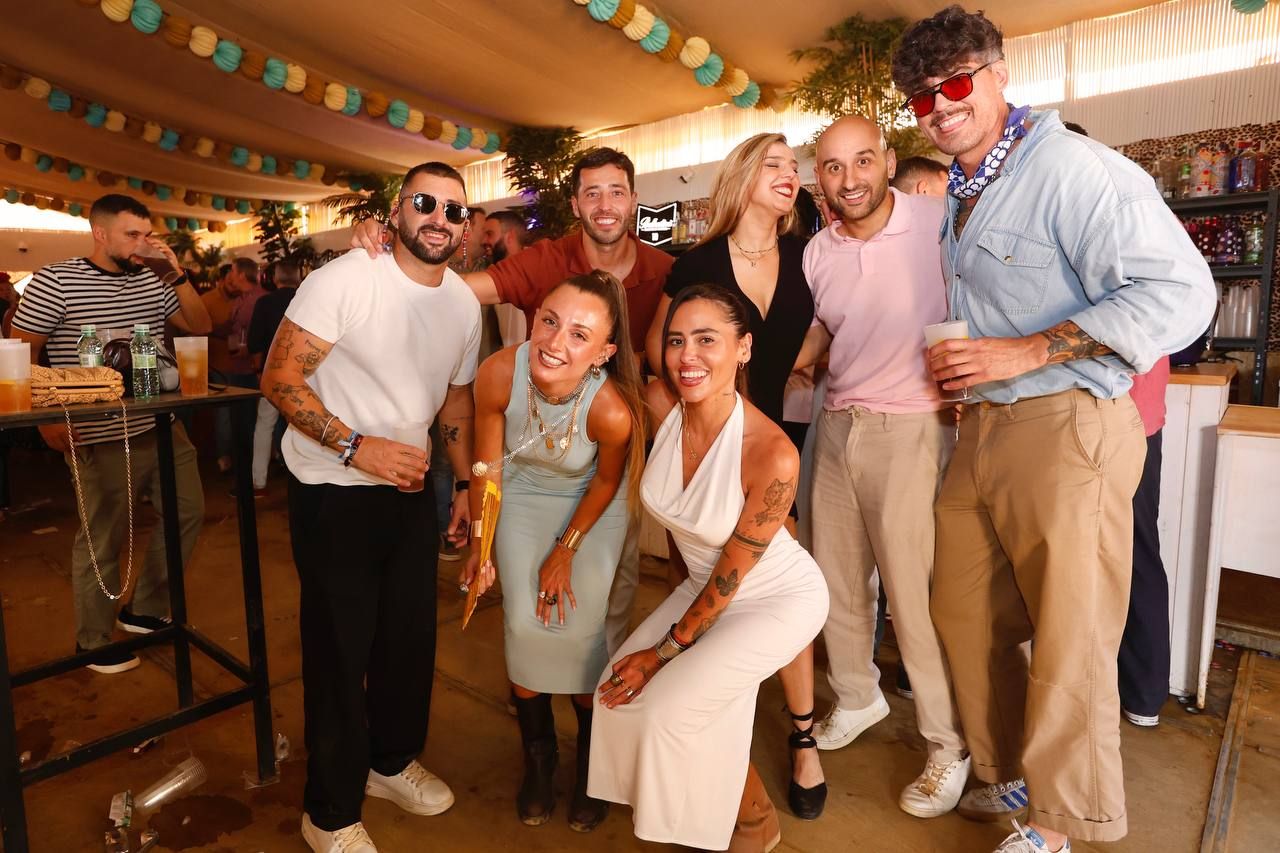 El tardeo se impone en las casetas de la Feria de Córdoba para disfrute de propios y extraños