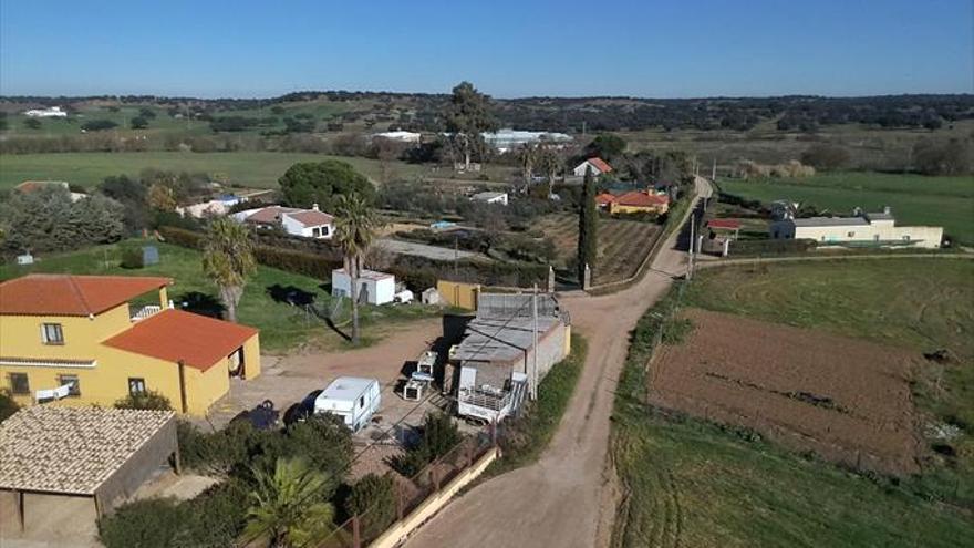 Cuatro encapuchados asaltan a dos ancianos