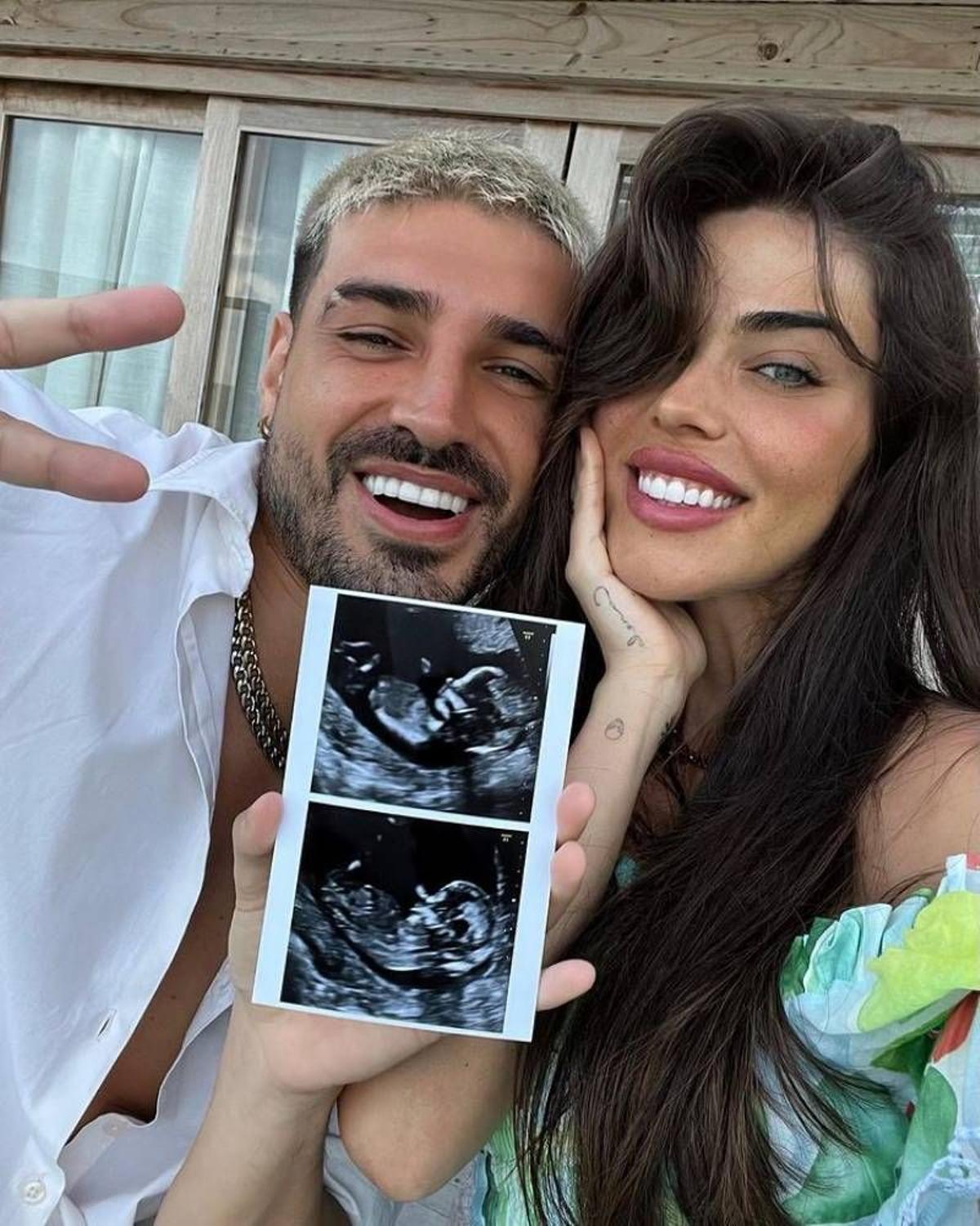 Violeta y Fabio embarazados: estampa familiar