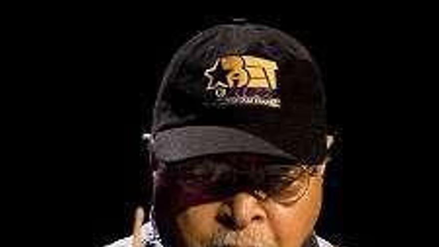 Muere Jimmy Cobb, legendario baterista de jazz