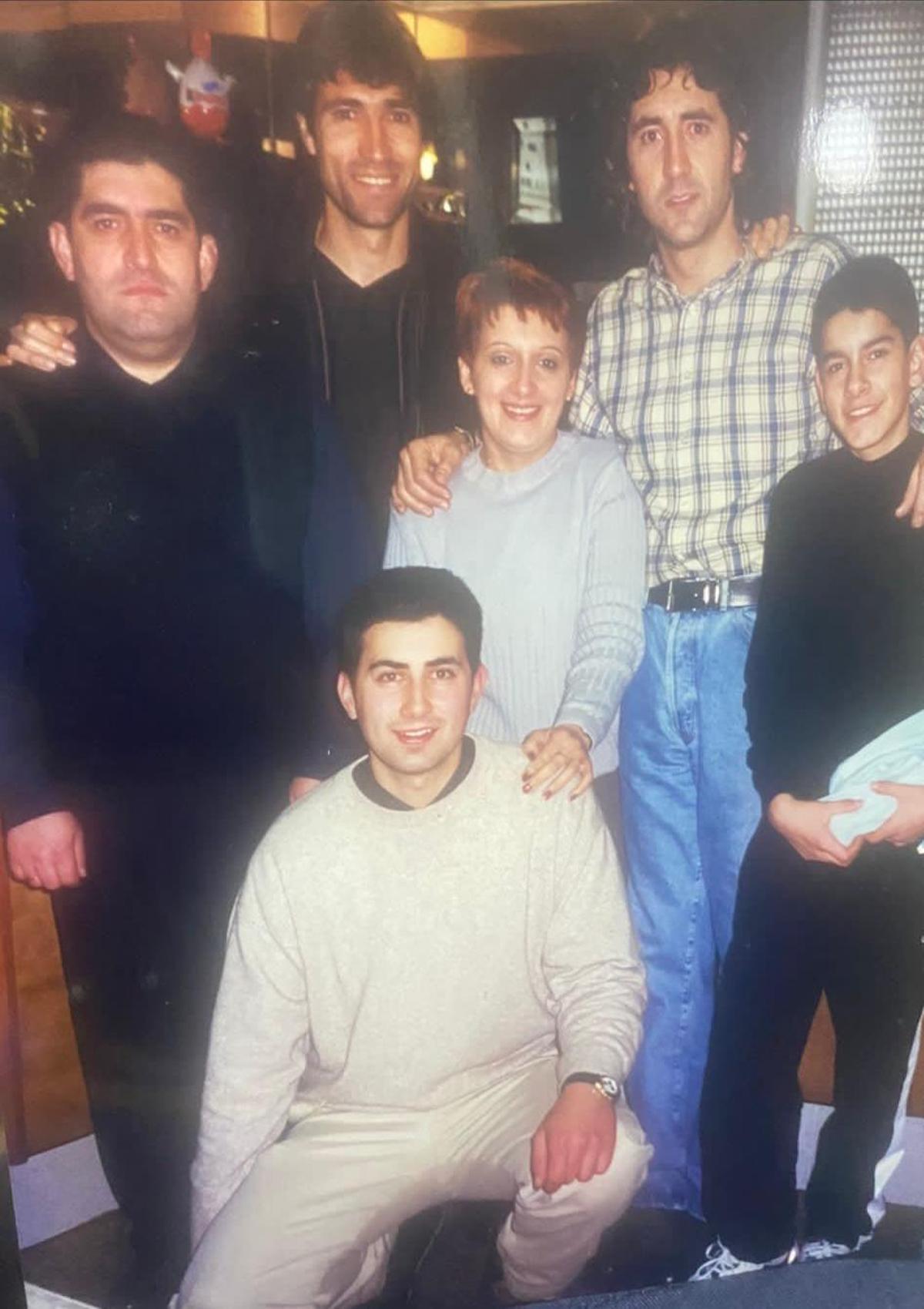Paco y Conchi con los hermanos Salinas.jpg