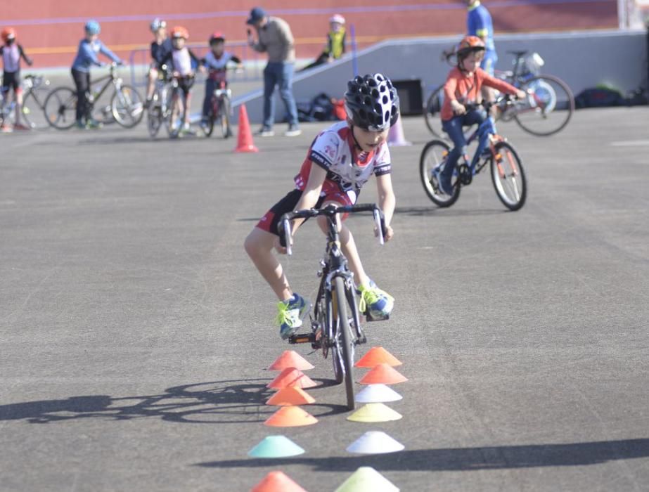 Exhibición en el velódromo de Molina de Segura