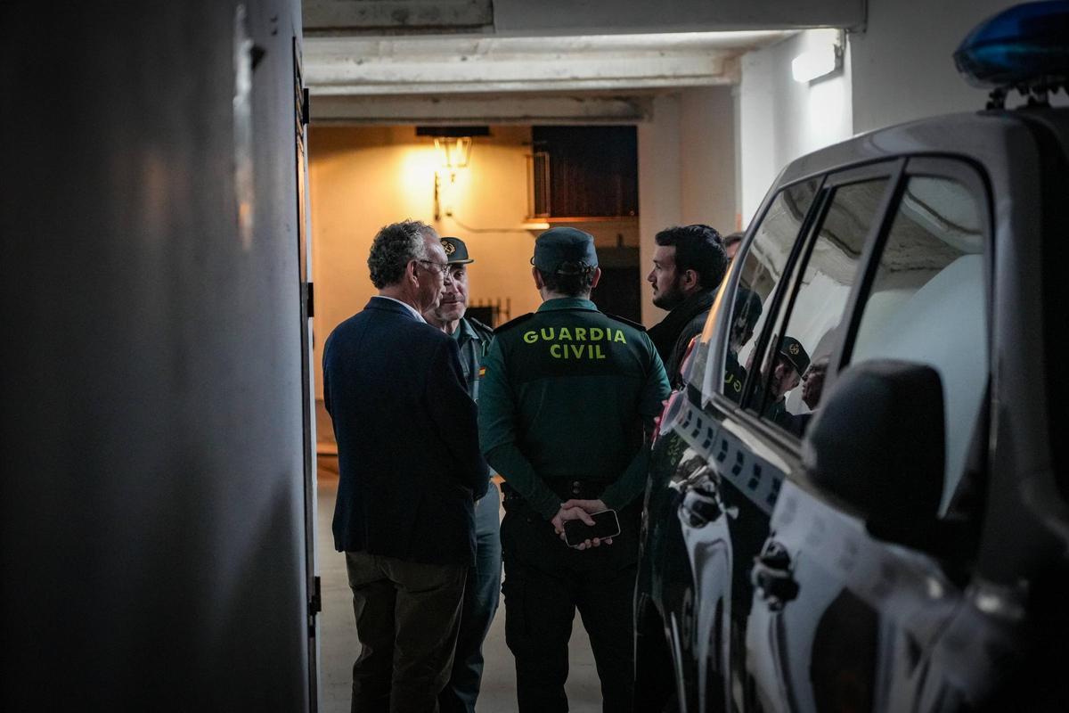 Fotogalería | El despliegue de la UCO en Hornachos, en imágenes