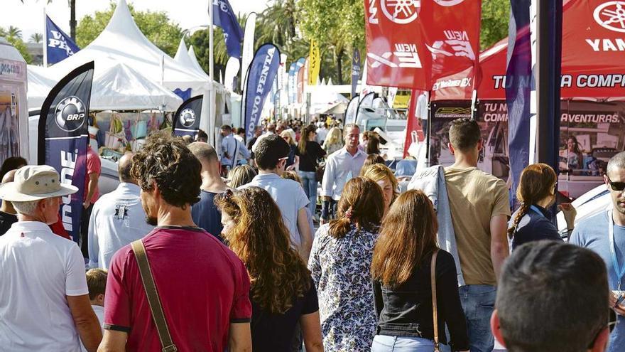 Visitantes al Salón Náutico de Palma el pasado sábado.