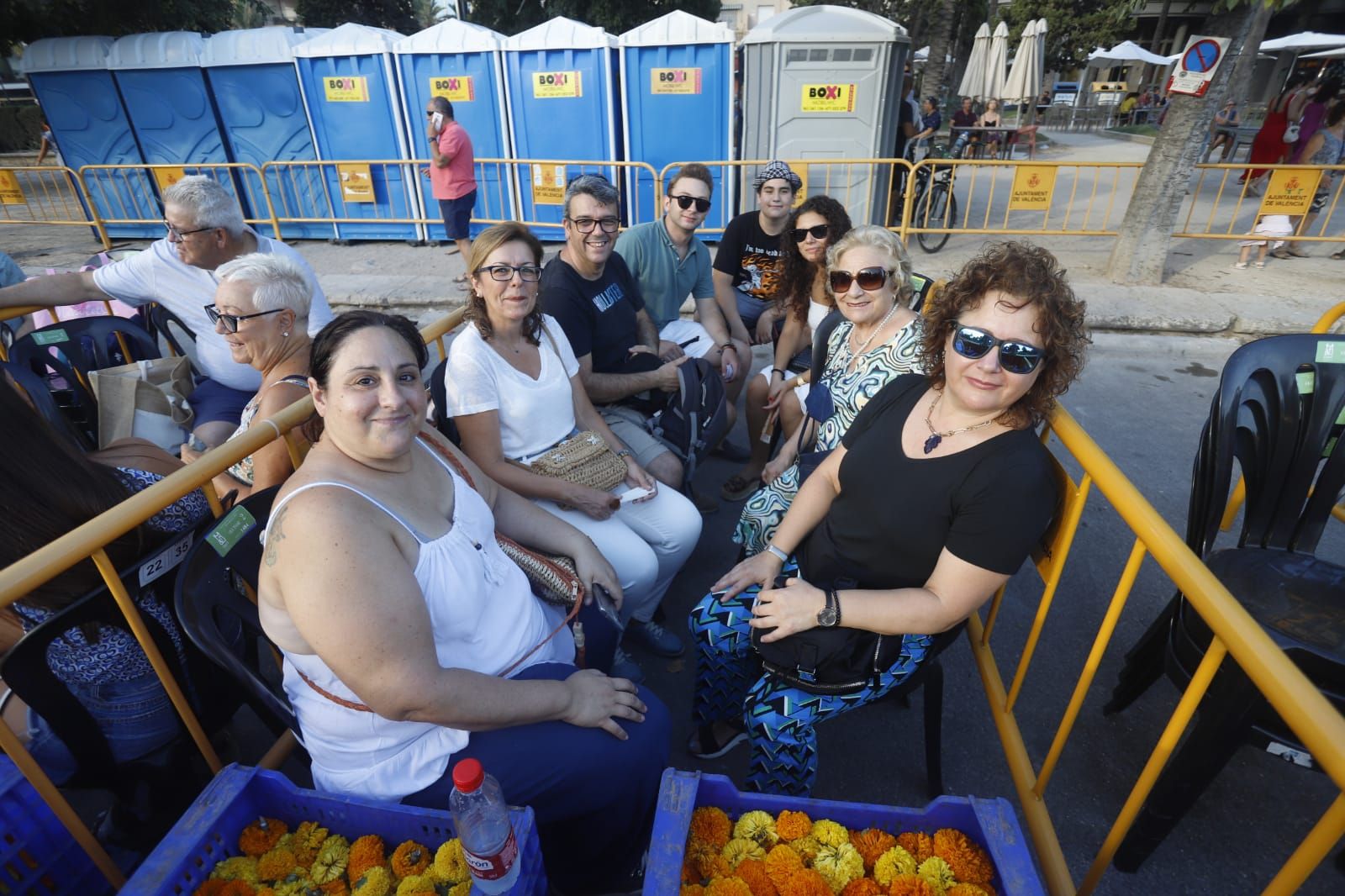 Búscate en los palcos de la Batalla de Flores de València 2022