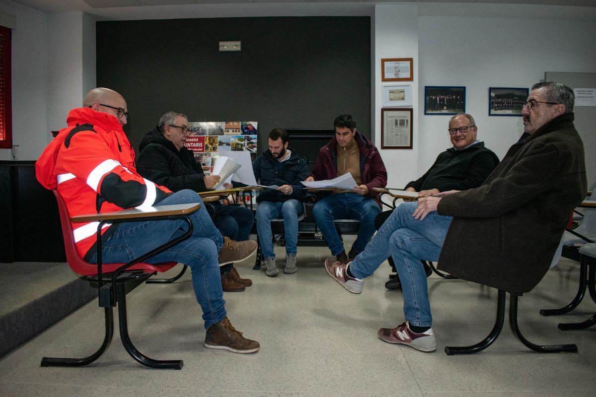 Foto de la reunión mantenida ese martes en el parque de bomberos de Els Ports.