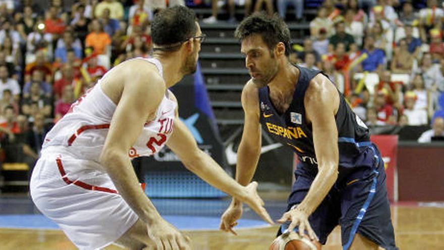 San Emeterio, durante el partido ante Túnez.