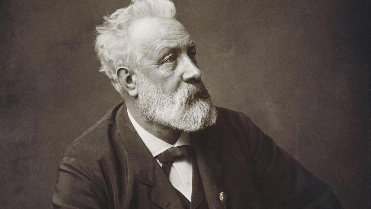 El escritor Julio Verne.
