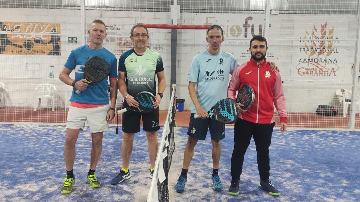 Enfrentamiento entre Francisco Fernández y Pablo Jaime, de Pádel Zamora, frente Hugo Sánchez y Dani Fernandez, Viriato Padel CC Valderaduey.