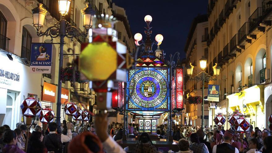 El Rosario de Cristal estremece Zaragoza: &quot;Es la máxima expresión de la fe zaragozana&quot;