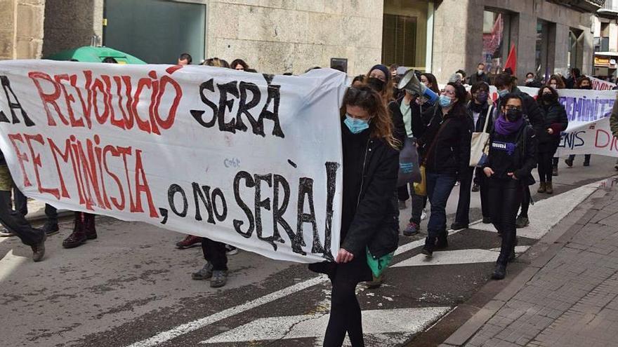 Manifestants ahir al matí a Berga en el marc de la jornada del 8-M