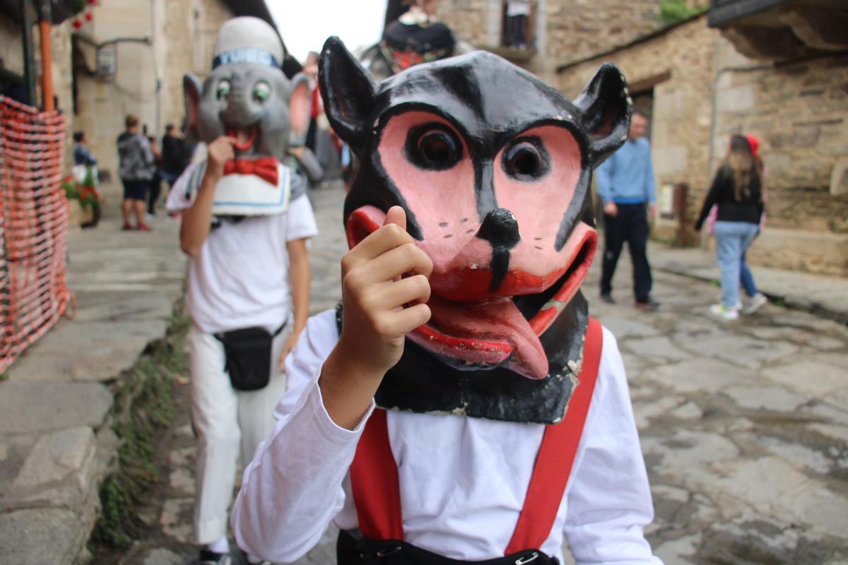 GALERÍA | Desfile de gigantes en Puebla de Sanabria GALERÍA | Desfile de gigantes en Puebla de Sanabria