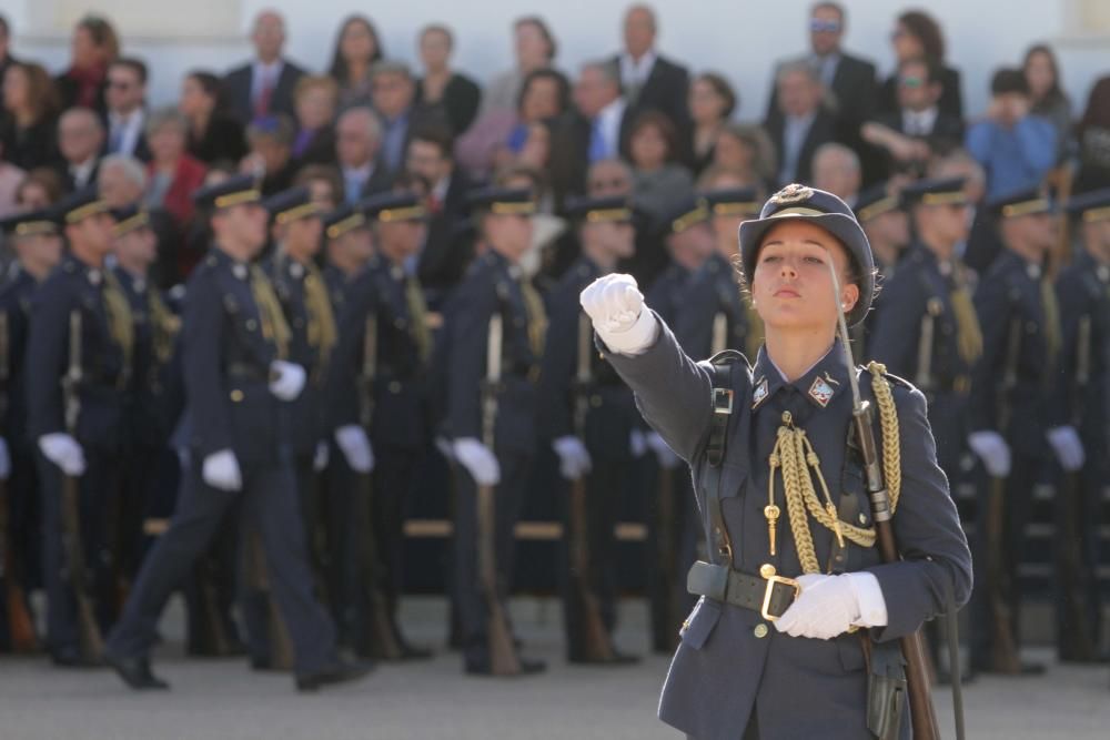 Jura de bandera de nuevos alumnos en la Academia General del Aire