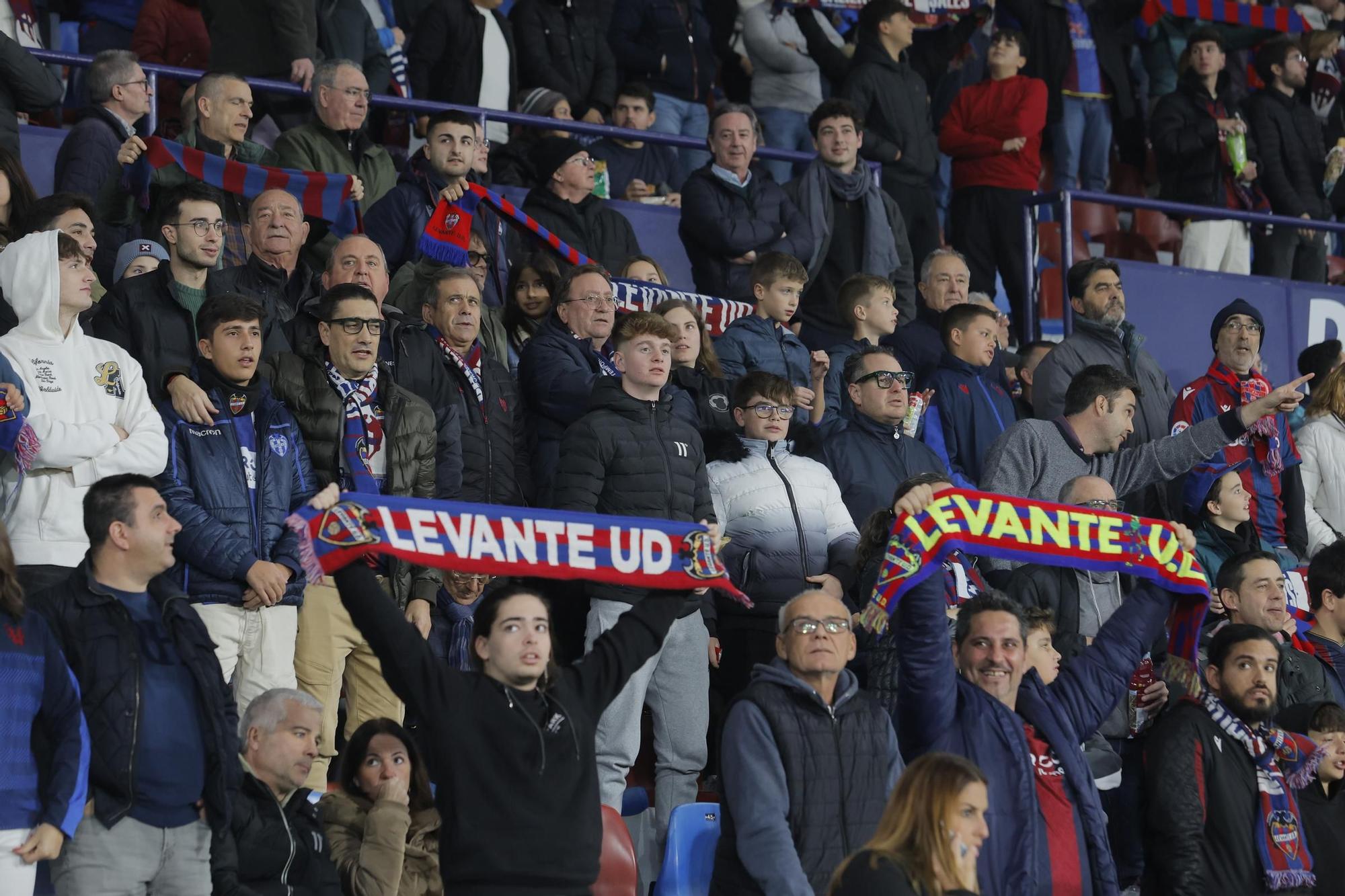Partido de Copa del REy entre el Levante UD y el SD Amorebieta en imágenes