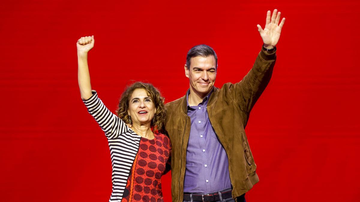 Sánchez interrumpe su discurso en la Convención del PSOE por una asistencia médica