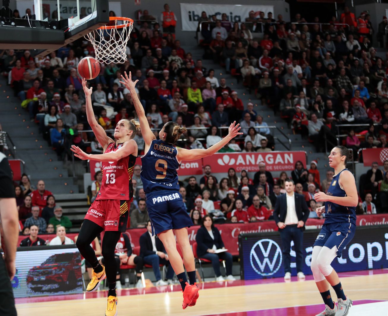 En imágenes | El Casademont cae ante el Valencia Basket en un Príncipe Felipe entregado