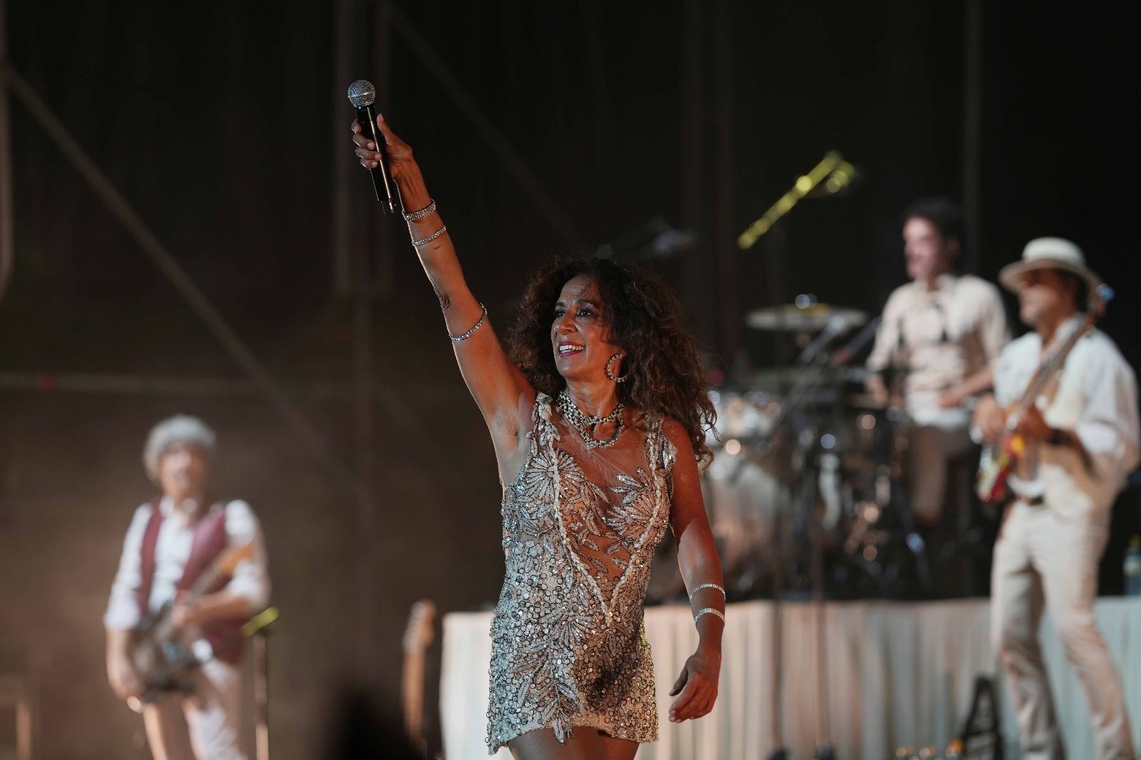 Rosario Flores enciende el Teatro de la Axerquía