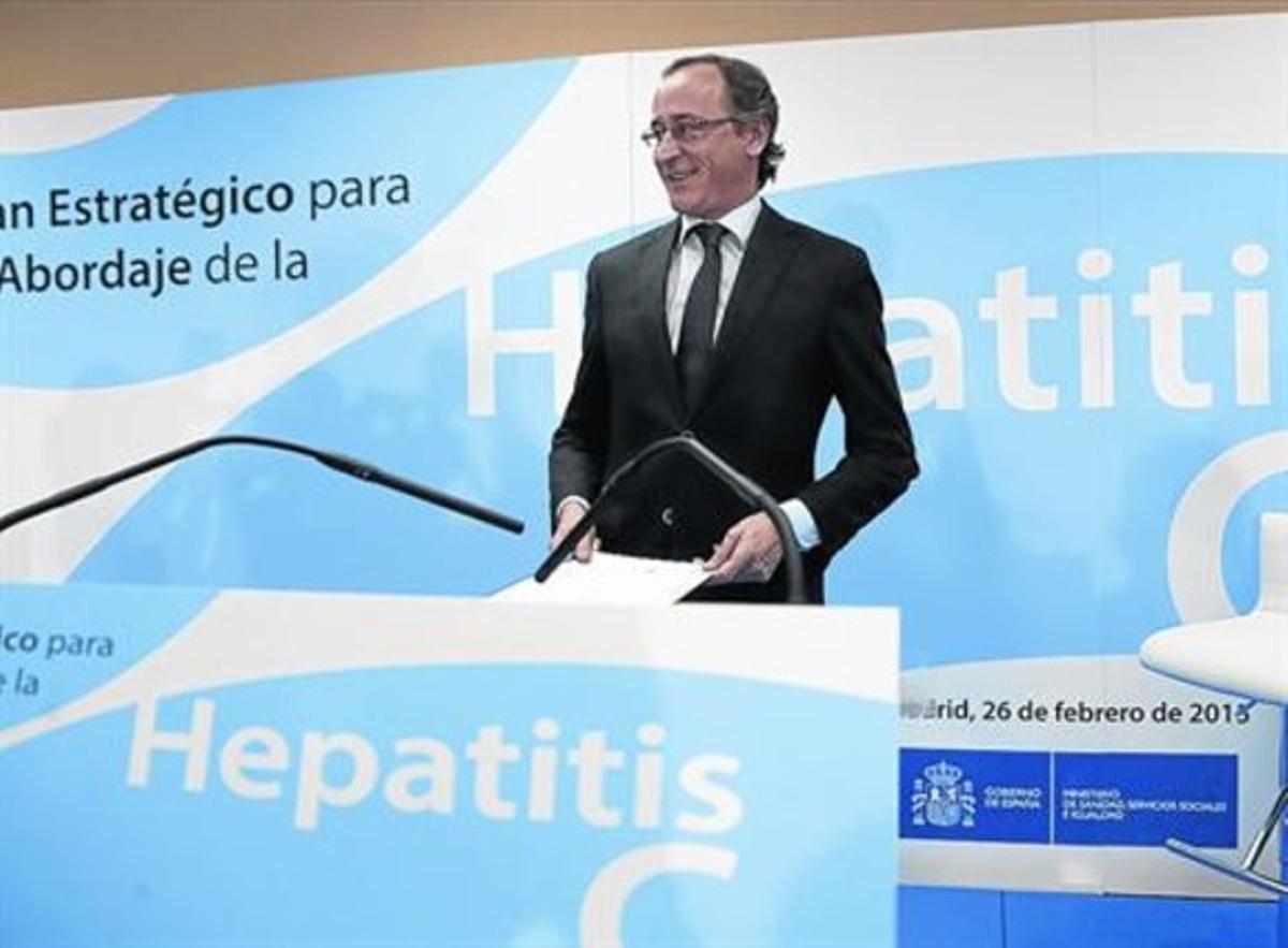 El ministre de Sanitat, Alfonso Alonso, en la presentació           del pla, ahir.