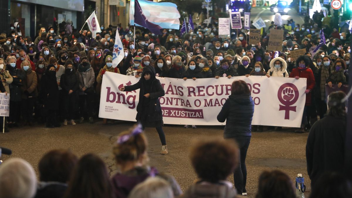 25N: Galicia salió a la calle vestida de morado