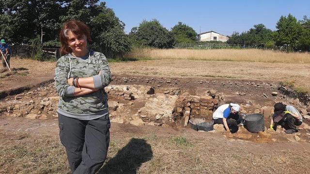 Esperanza Martín, en la excavación de Lucus Asturum. | L. P.