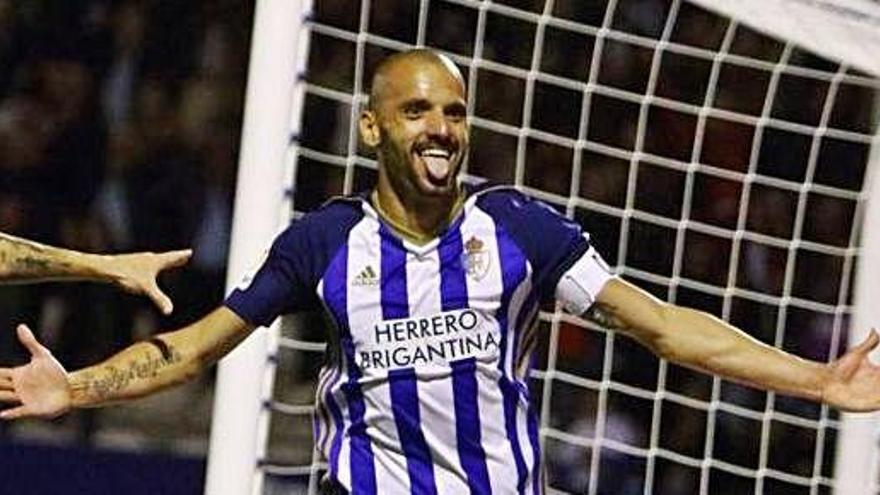 Yuri de Souza celebra el gol que fa dues jornades va donar la victòria al seu equip contra el Màlaga al Toralín.