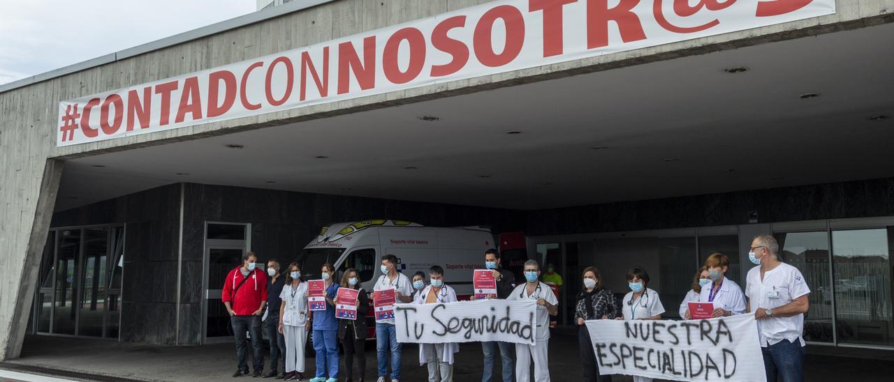 Los médicos de Urgencias de Asturias salen a la calle para reivindicar su especialidad