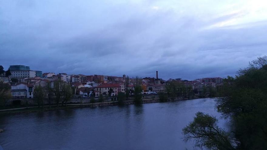 Zamora amanece con cielos nubosos